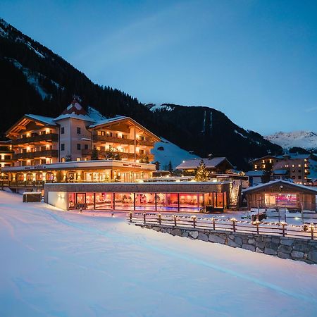 Alpinhotel Berghaus Spa Tux Esterno foto