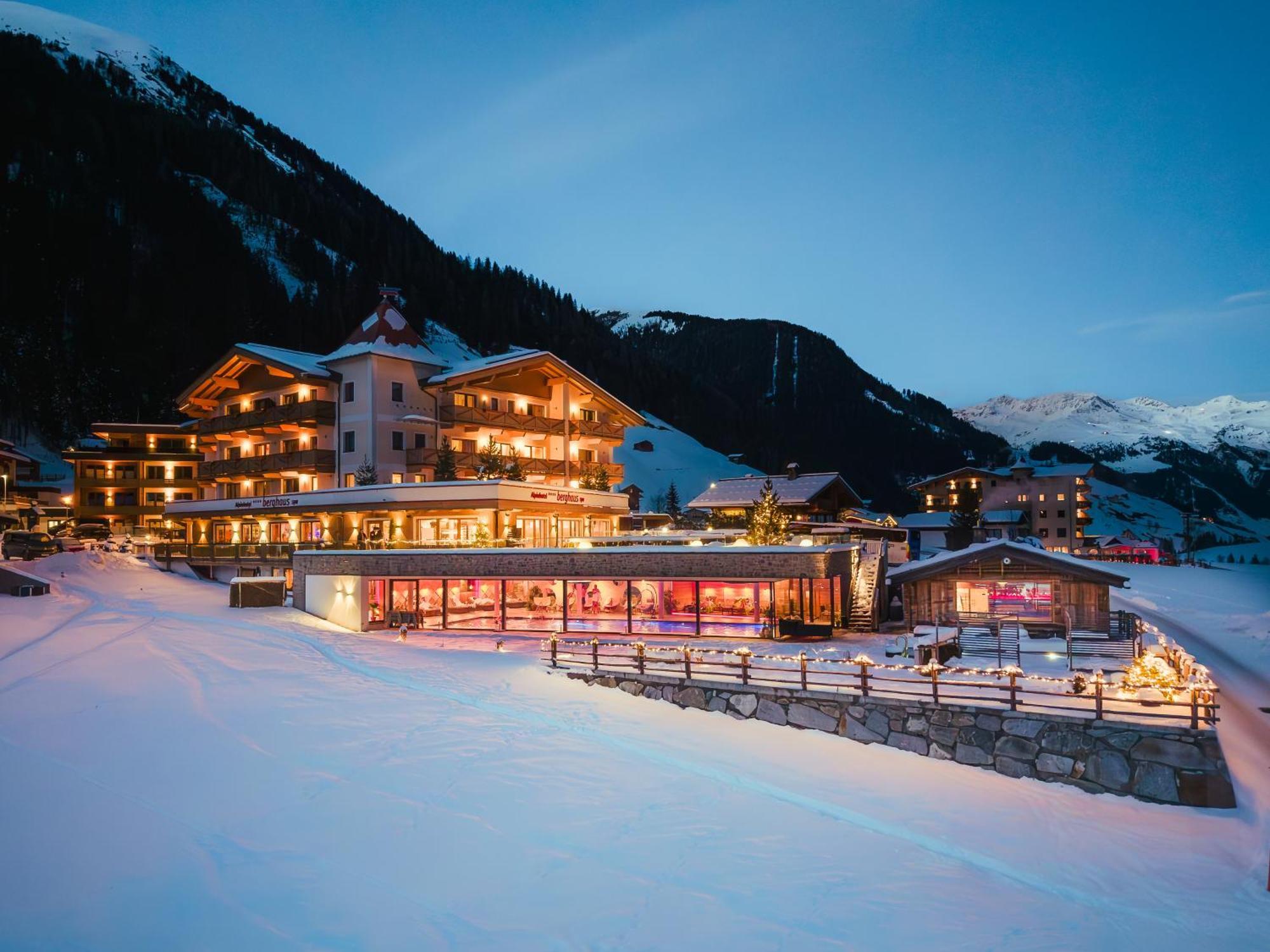 Alpinhotel Berghaus Spa Tux Esterno foto